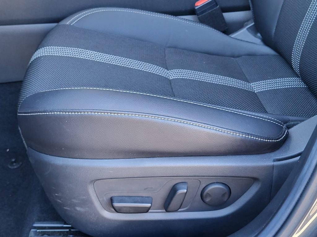 Used 2025 MAZDA CX-50 AWD 2.5 S w/ Weather Package image 22