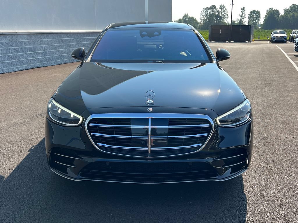 Used 2024 Mercedes-Benz S 580 4MATIC Sedan w/ AMG Line image 3