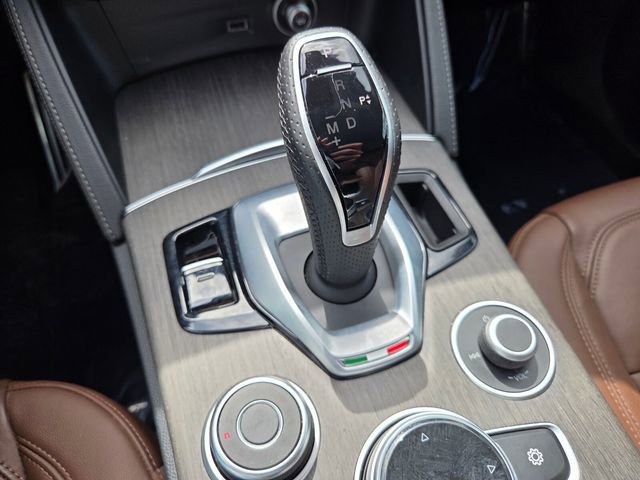 Used 2023 Alfa Romeo Stelvio Ti image 32