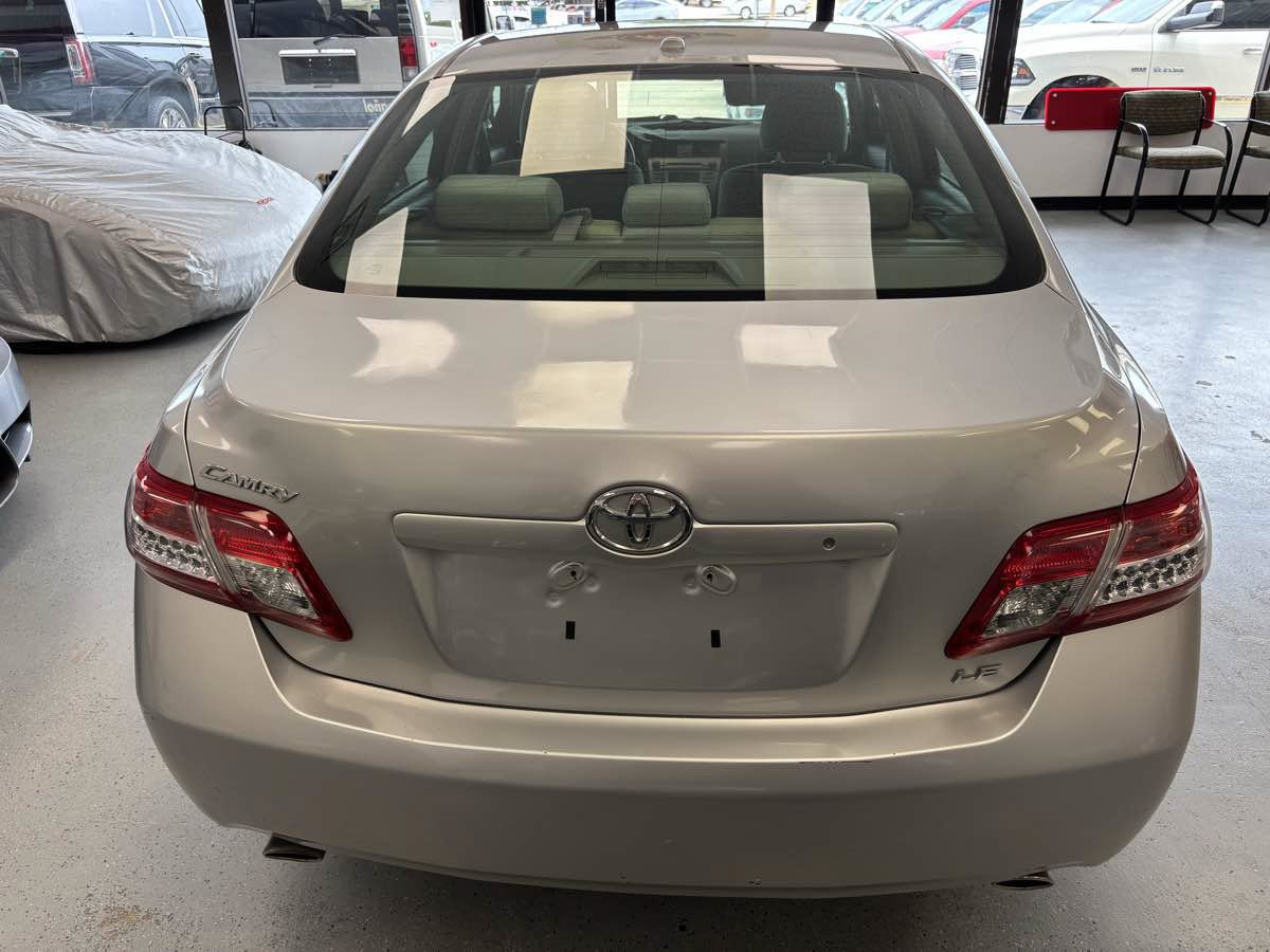 Used 2011 Toyota Camry LE w/ LE Extra-Value Pkg FWD image 9