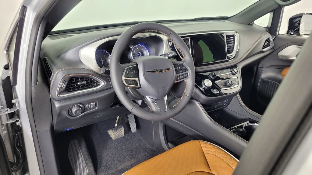 New 2026 Chrysler Pacifica Pinnacle AWD/4WD image 14