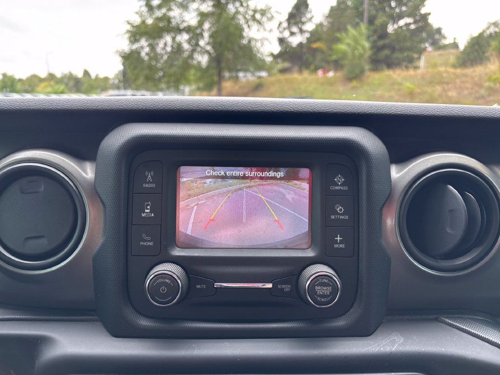 Used 2018 Jeep Wrangler Unlimited Sport AWD/4WD image 18