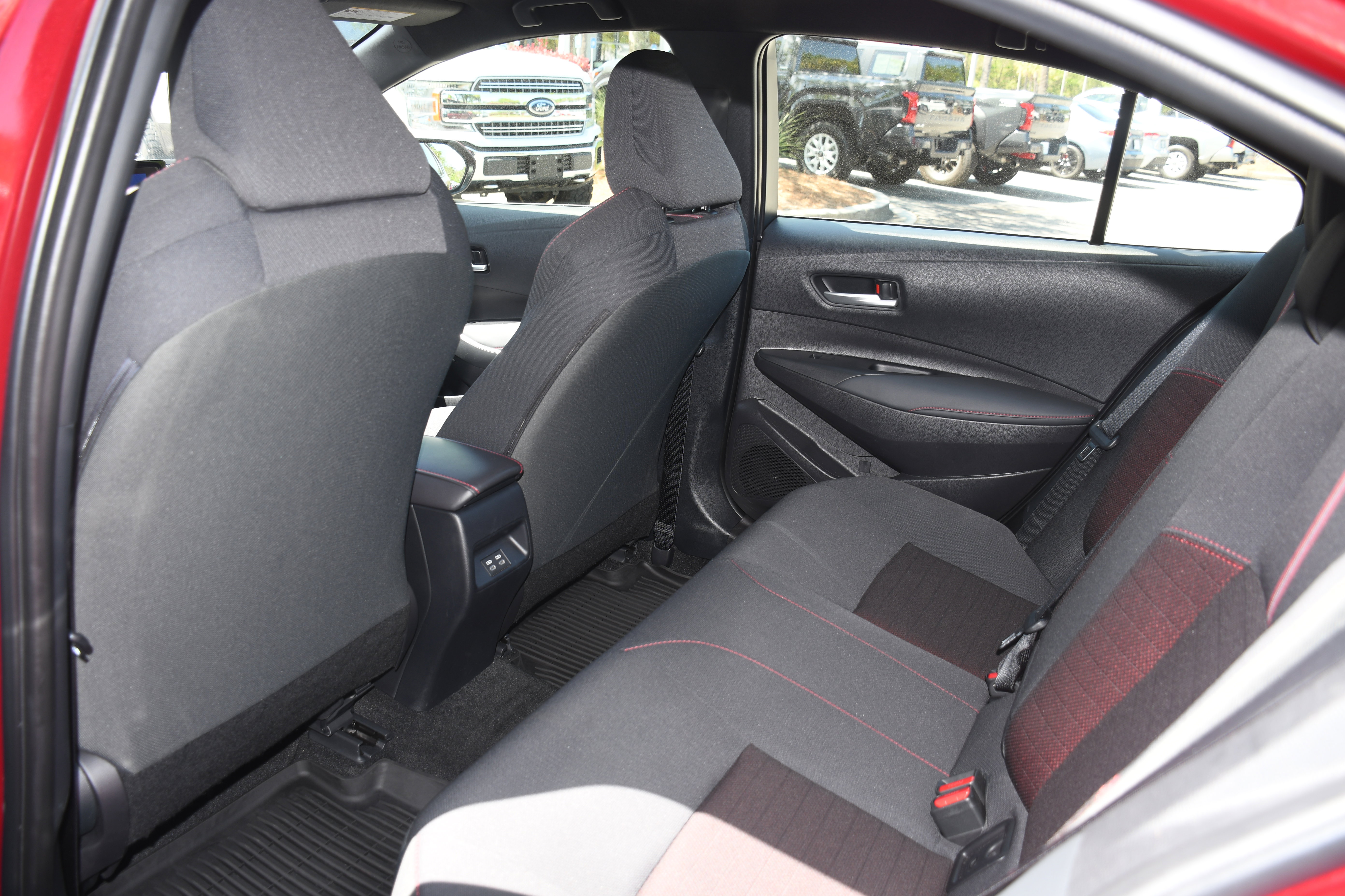 Used 2025 Toyota Corolla SE image 14