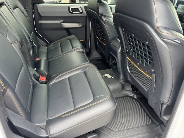 Used 2023 Ford Bronco Badlands w/ Sasquatch Package image 17