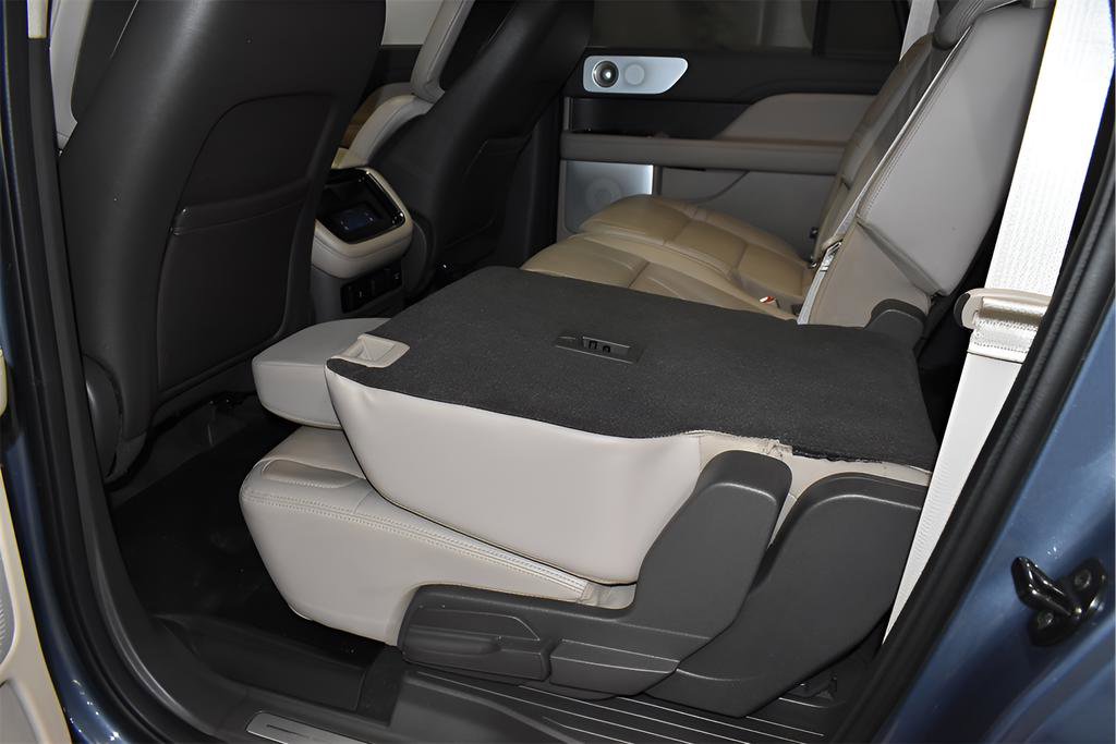 Used 2023 Lincoln Navigator L Reserve w/ Equipment Group 201A image 27