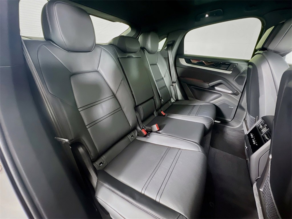 New 2026 Porsche Cayenne S image 29