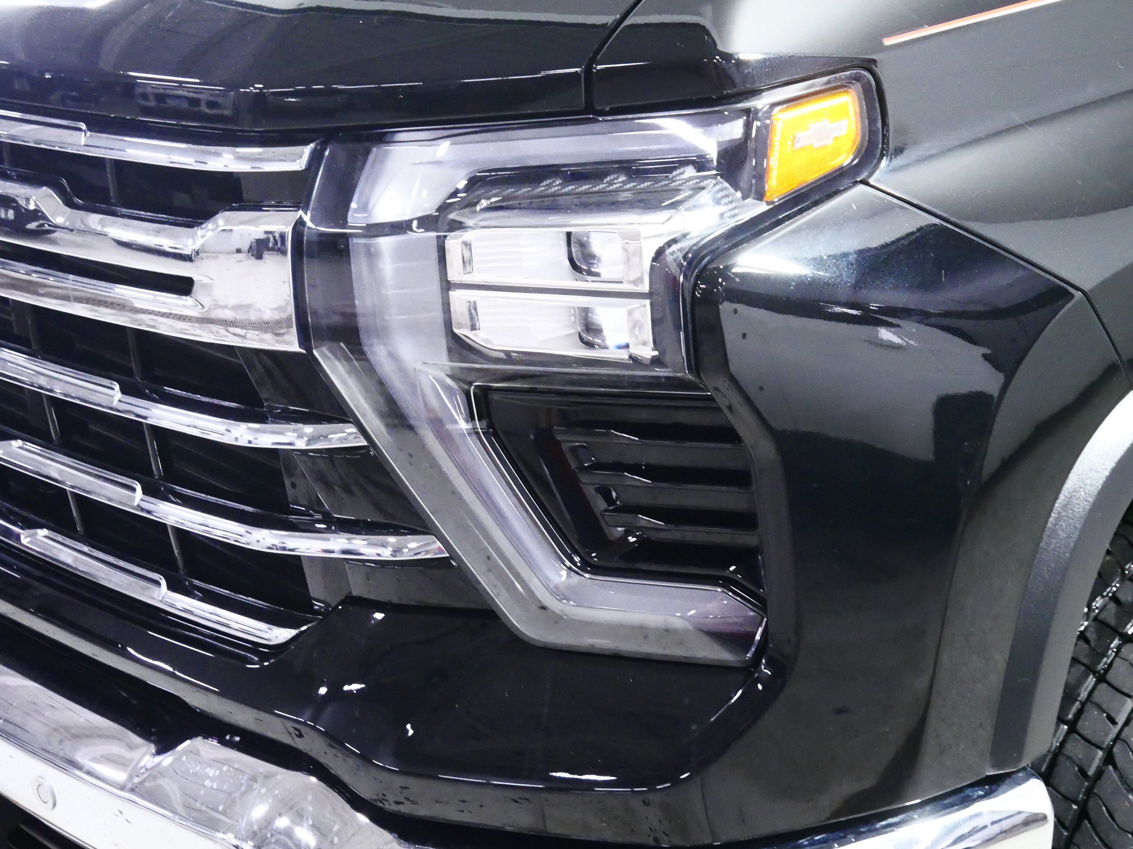Used 2024 Chevrolet Silverado 3500 LTZ w/ LTZ Convenience Package AWD/4WD image 16