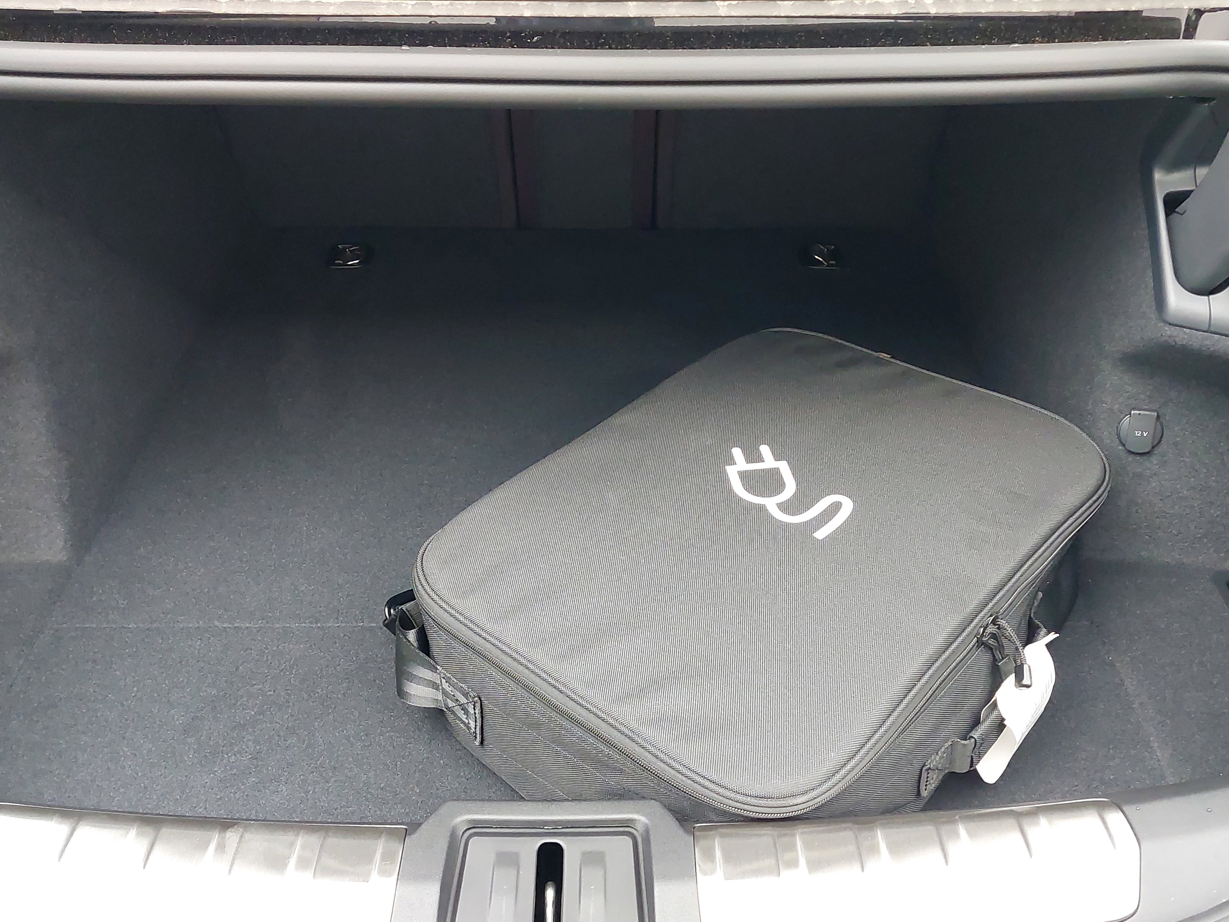 New 2025 Porsche Taycan 4S image 15