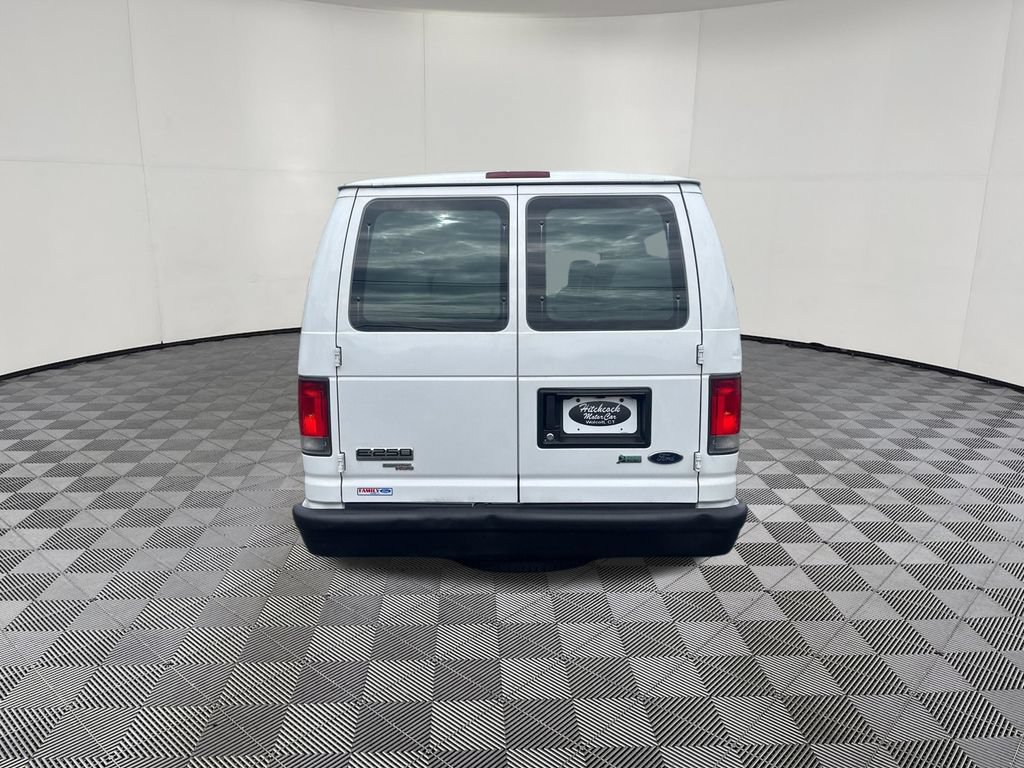 Used 2014 Ford E-250 and Econoline 250 Extended w/ Power Group RWD image 4