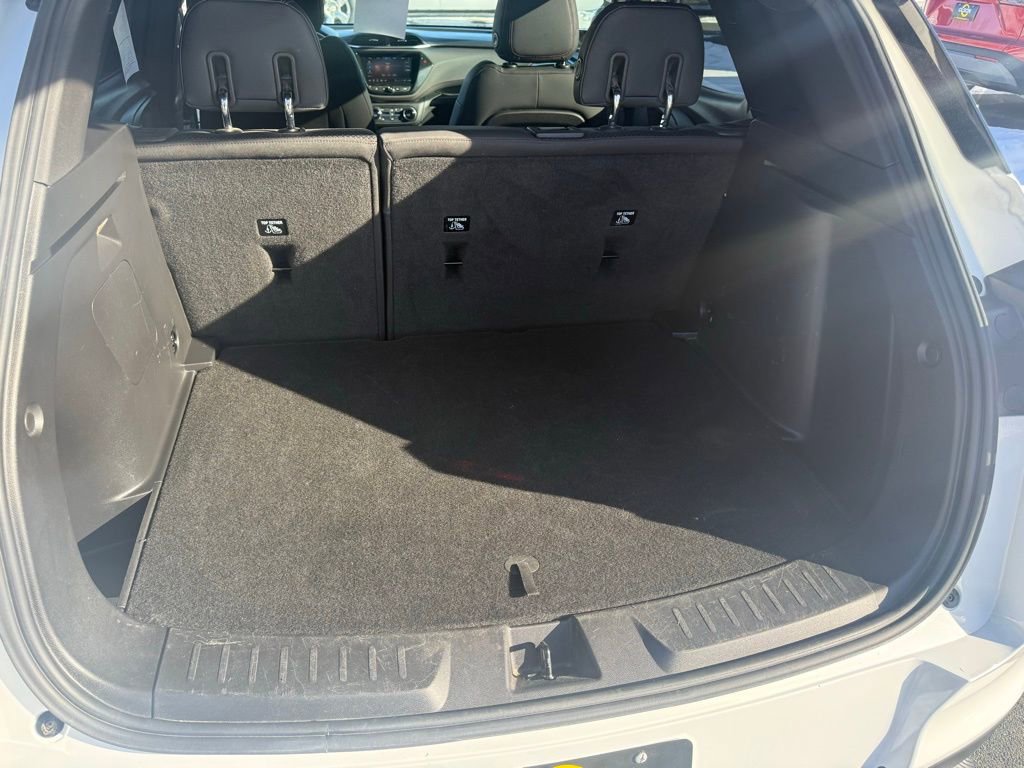 Used 2021 Chevrolet TrailBlazer RS w/ Sun and Liftgate Package image 13