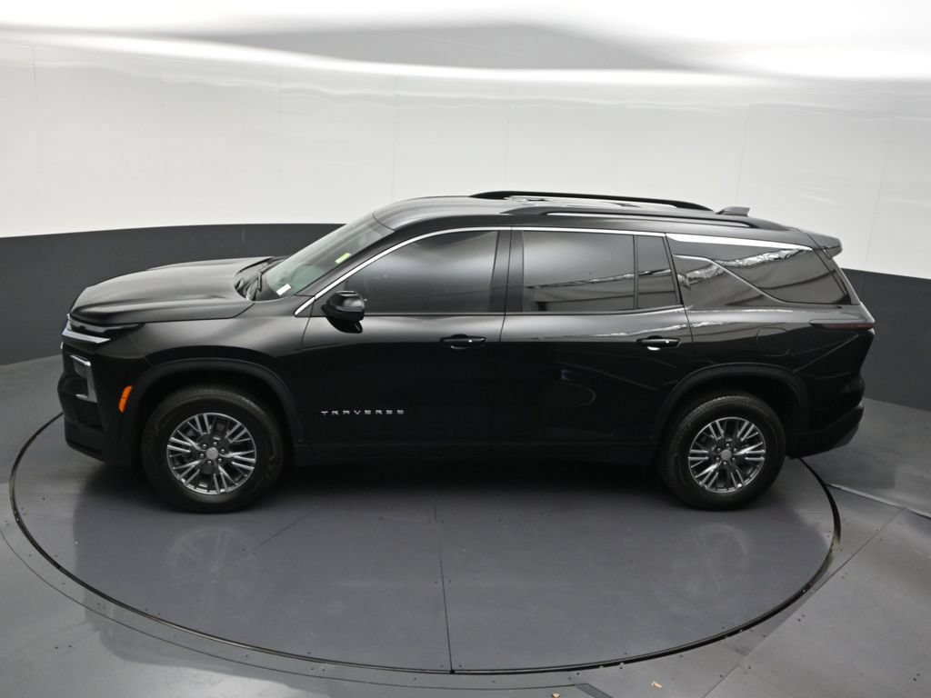 Used 2026 Chevrolet Traverse LT FWD image 22