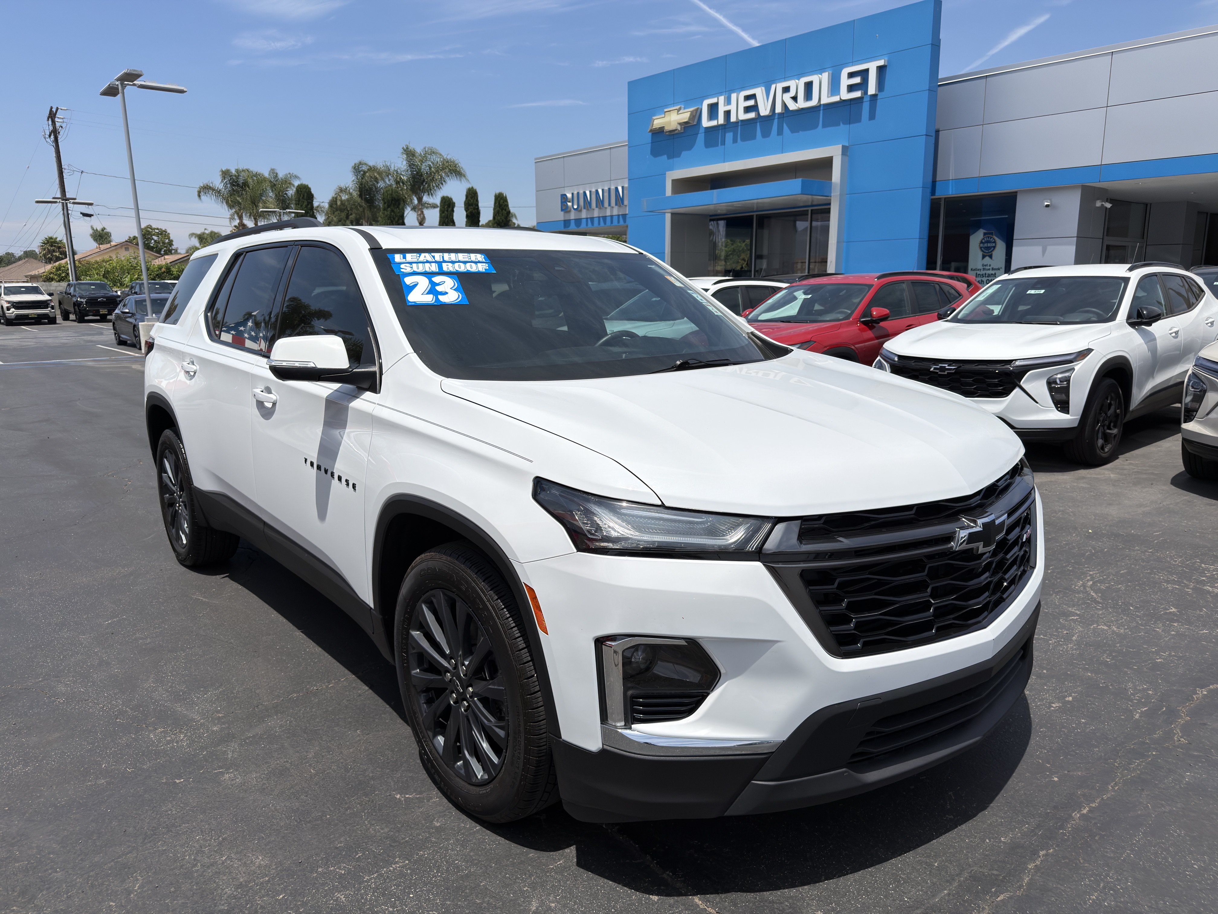 Used 2023 Chevrolet Traverse RS AWD/4WD image 2
