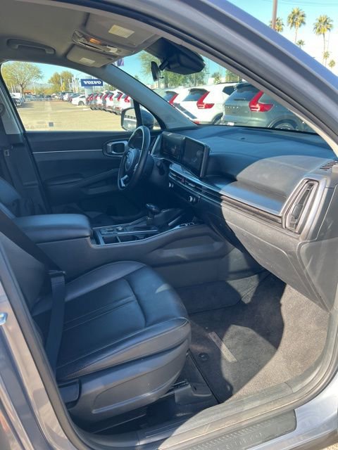Used 2024 Kia Sorento S image 31