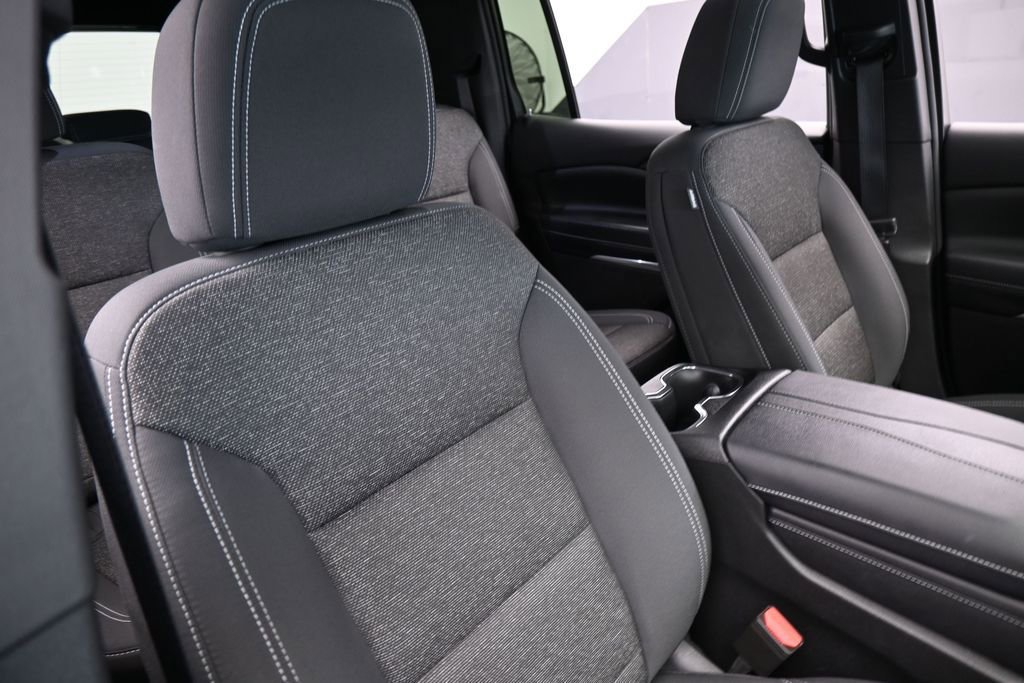 Used 2025 Chevrolet Traverse LT FWD image 42