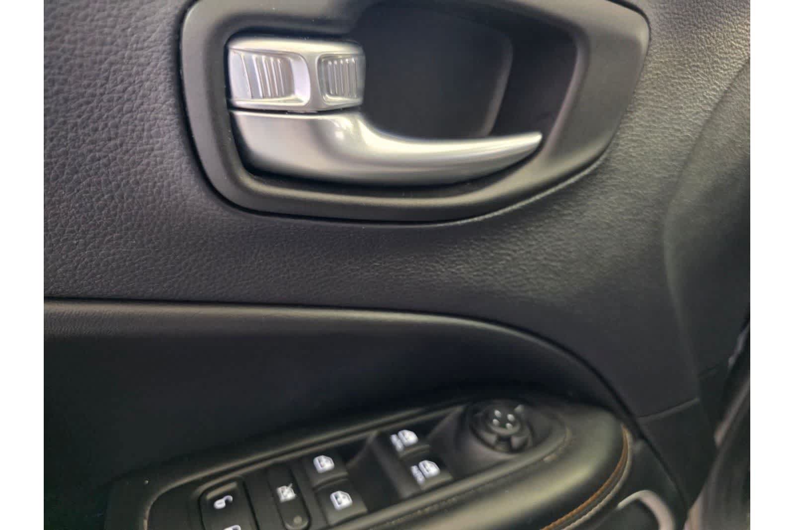 Used 2020 Jeep Compass Latitude FWD image 14