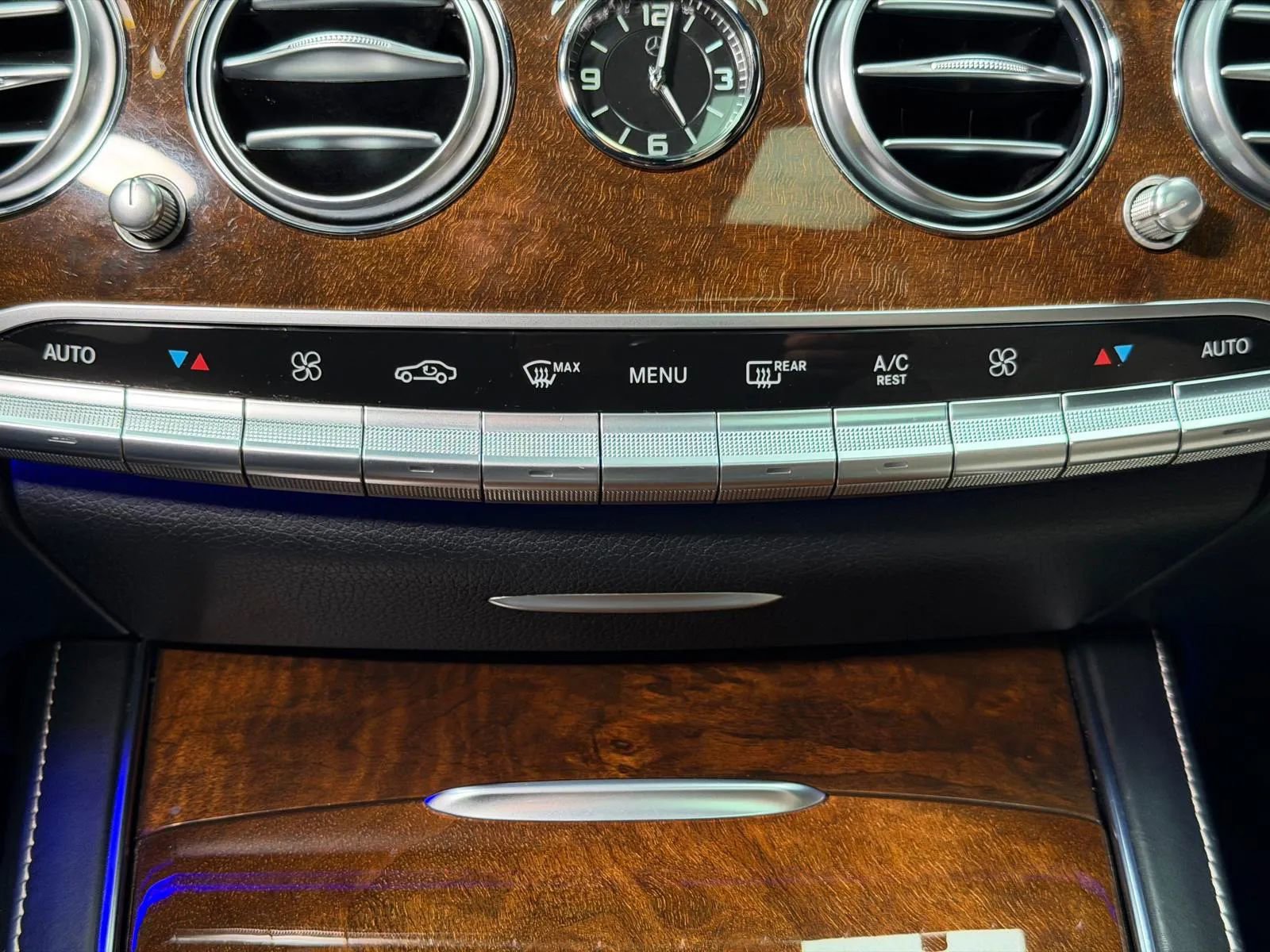 Used 2016 Mercedes-Benz S 550 Sedan w/ Premium Package image 39