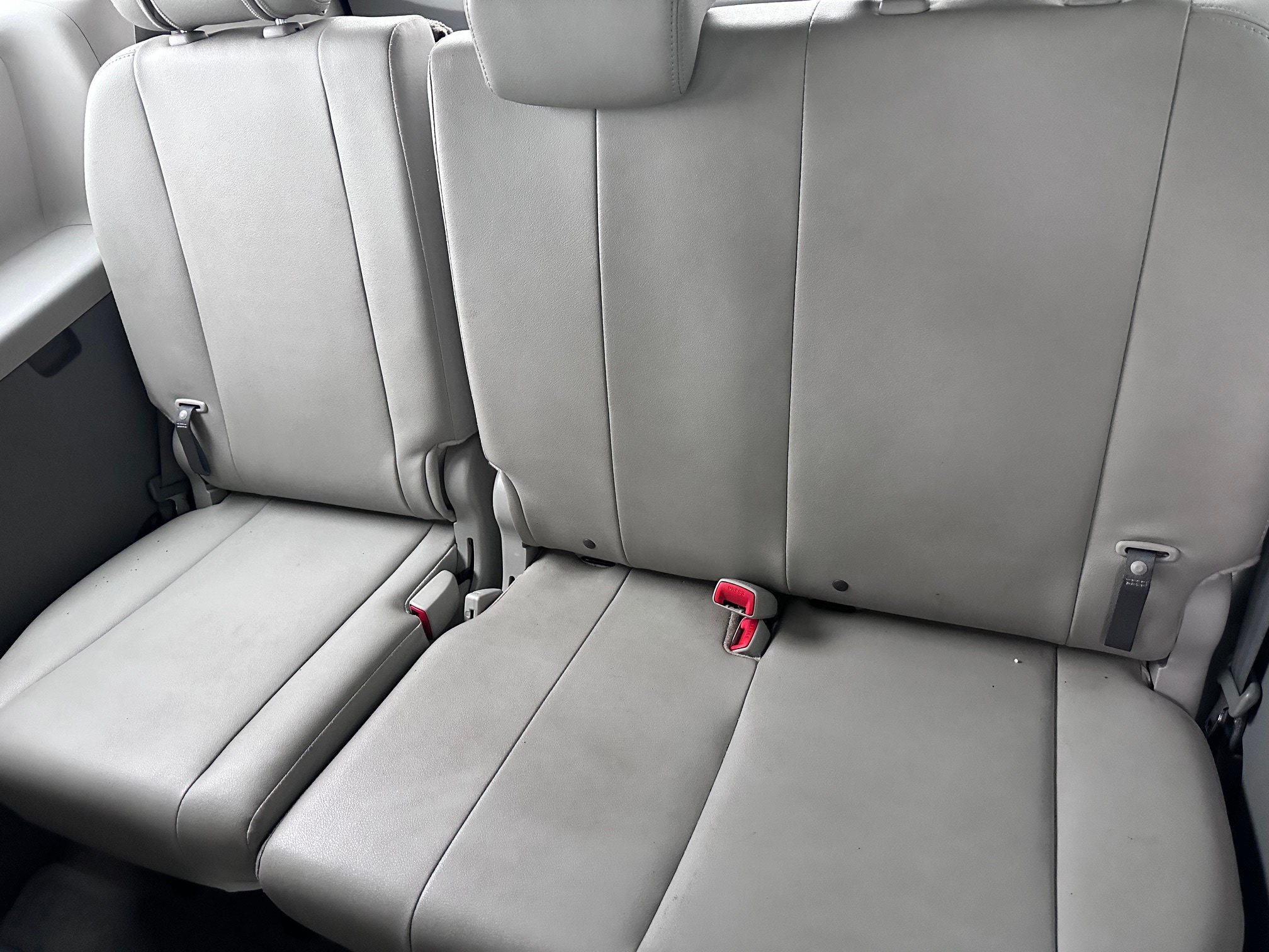 Used 2013 Toyota Sienna XLE w/ Entertainment Pkg FWD image 7