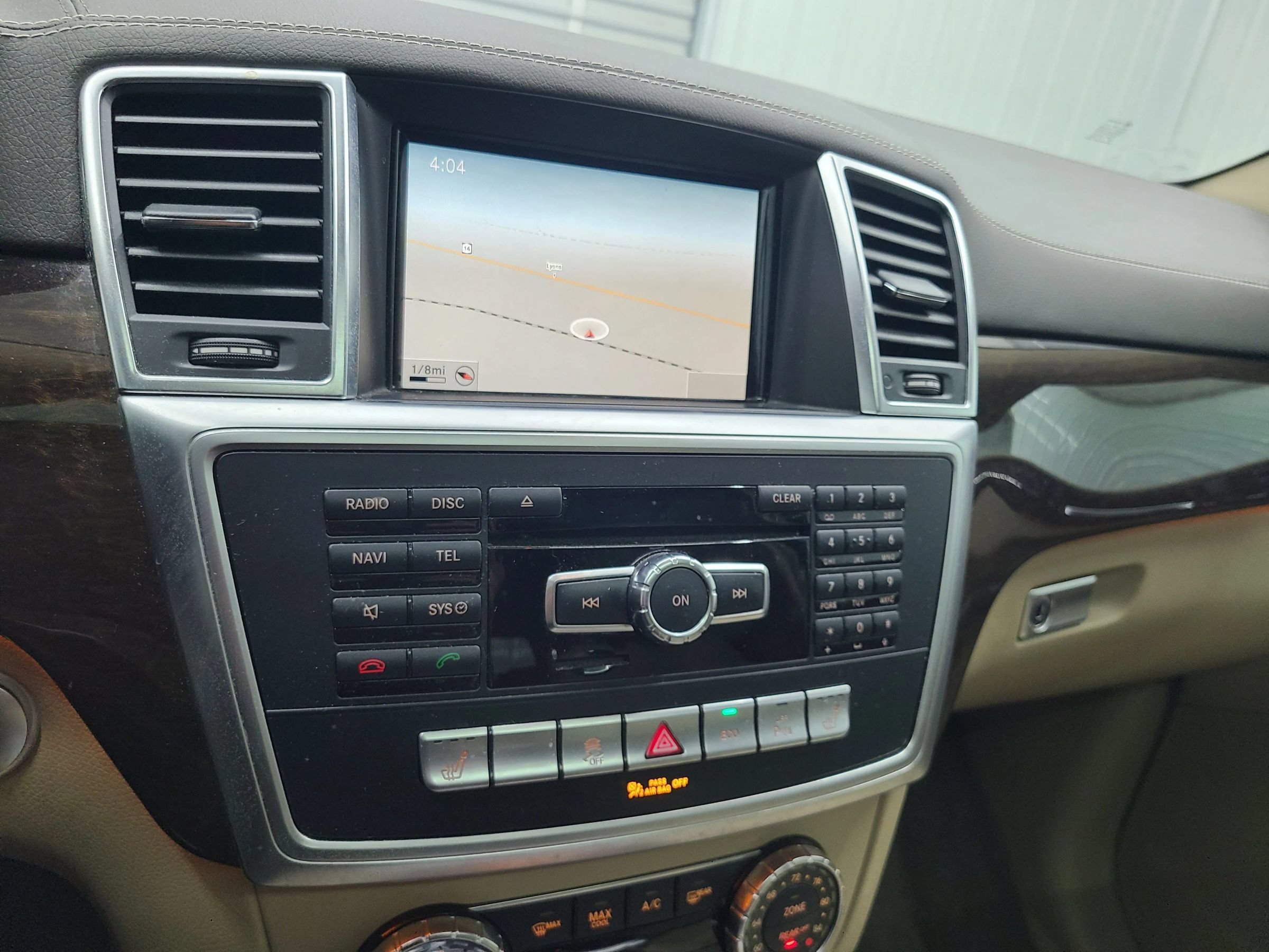 Used 2016 Mercedes-Benz GL 450 4MATIC image 24