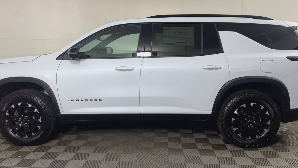 New 2027 Chevrolet Traverse Z71 w/ Enhanced Driving Package AWD/4WD image 6