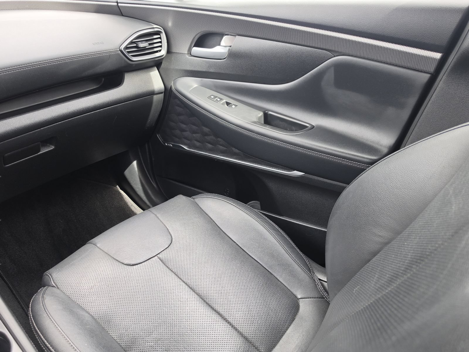 Used 2019 Hyundai Santa Fe AWD w/ Cargo Package image 19