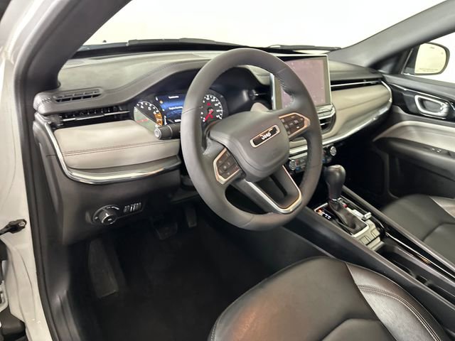 Used 2024 Jeep Compass Limited image 13