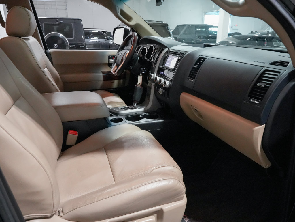 Used 2017 Toyota Sequoia Platinum RWD image 24