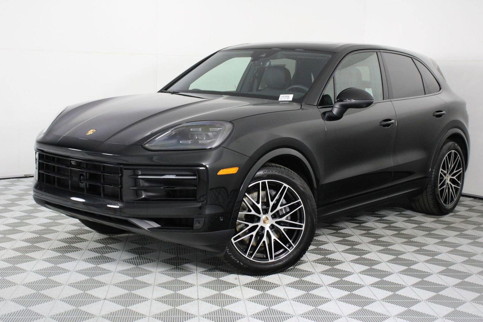 Certified 2025 Porsche Cayenne image 35