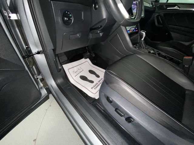 Used 2022 Volkswagen Tiguan SE AWD/4WD image 12