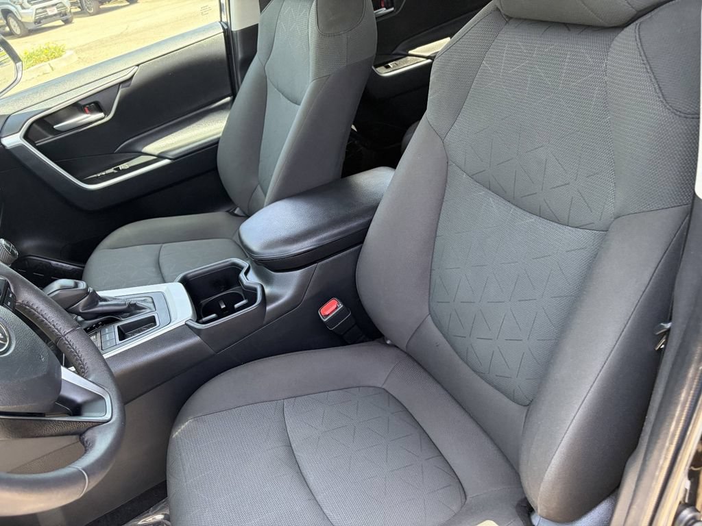 Used 2024 Toyota RAV4 XLE w/ Convenience Package FWD image 24