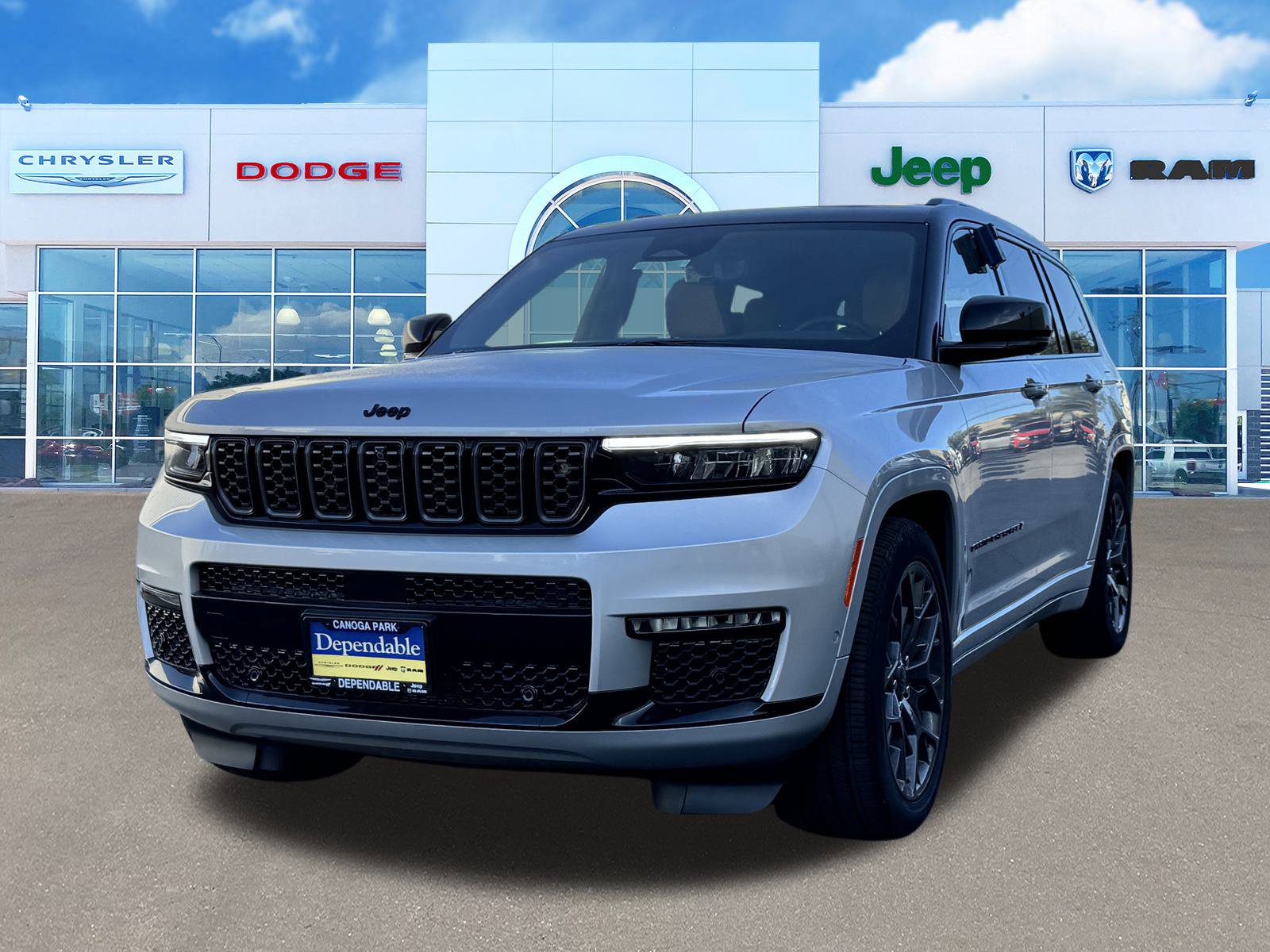 New 2025 Jeep Grand Cherokee L Summit image 4