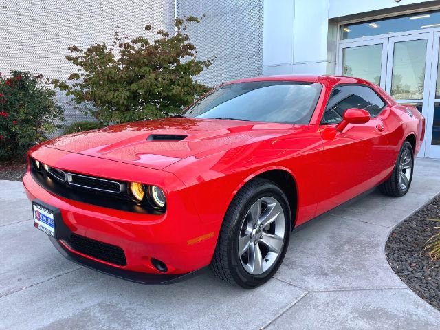 Used 2019 Dodge Challenger SXT image 7