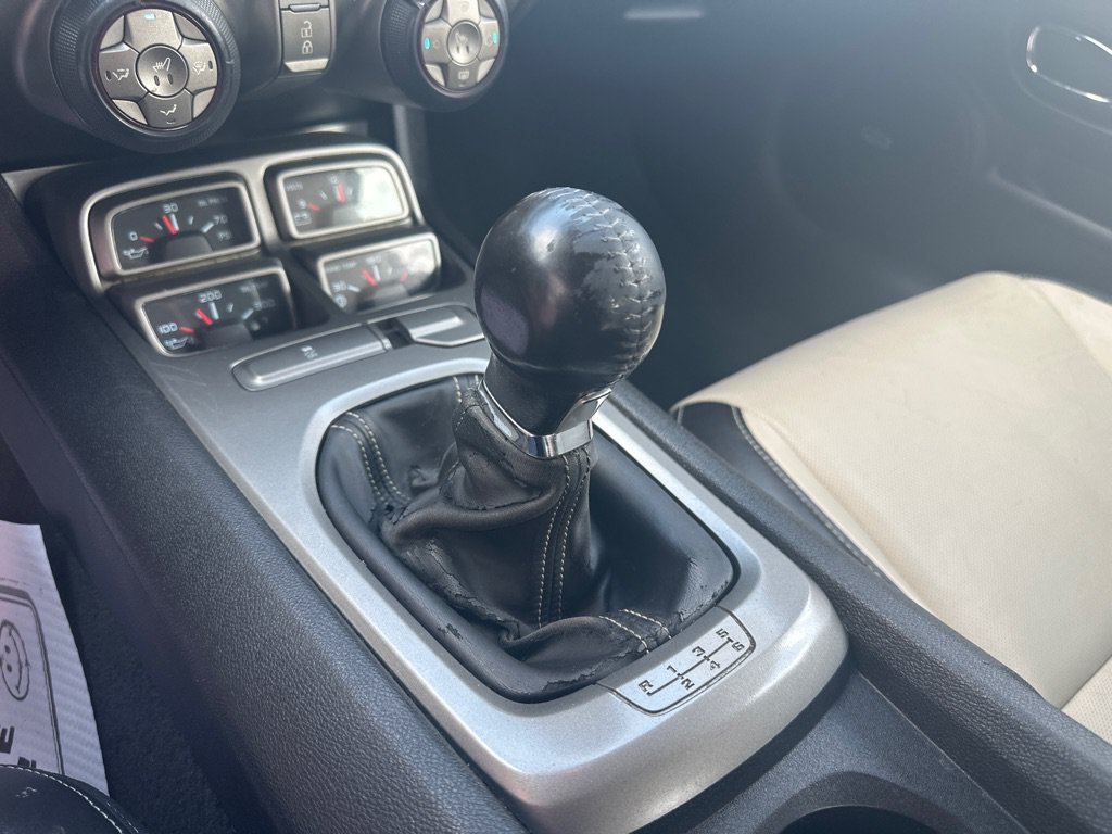 Used 2010 Chevrolet Camaro LT RWD image 17
