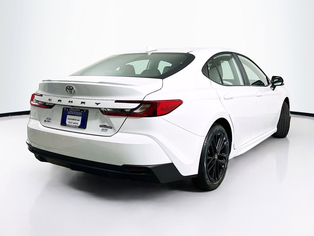 Used 2026 Toyota Camry SE image 7