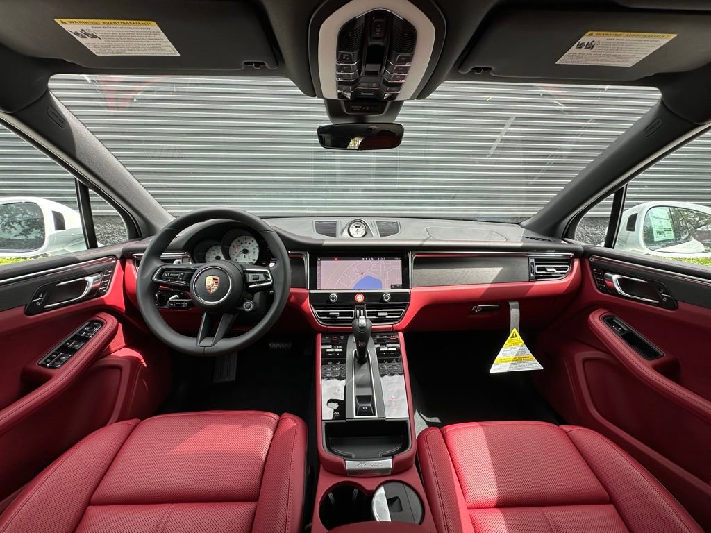 Used 2025 Porsche Macan GTS image 33