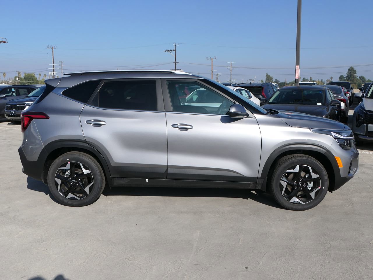 New 2026 Kia Seltos EX image 2