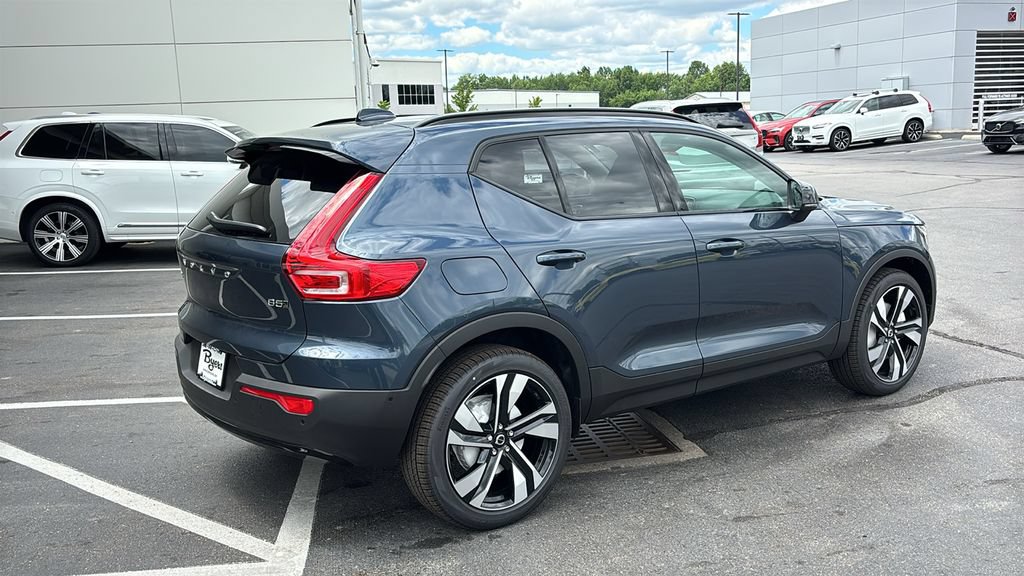 New 2026 Volvo XC40 B5 Plus w/ Protection Package Premier AWD/4WD image 29