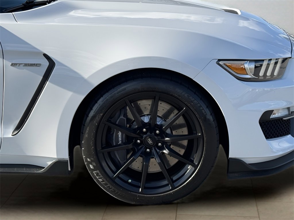 Used 2018 Ford Mustang Shelby GT350 w/ Convenience Package image 39