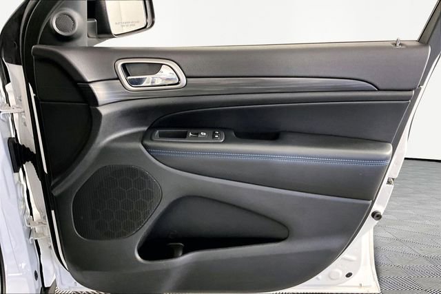 Used 2019 Jeep Grand Cherokee Laredo image 26