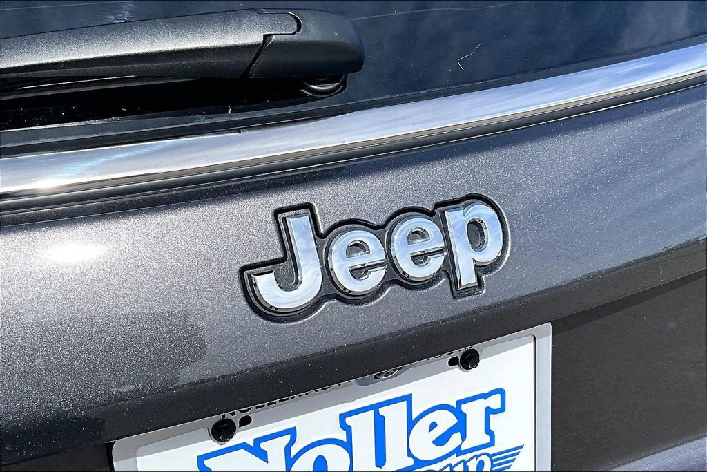 Used 2022 Jeep Compass Limited image 8