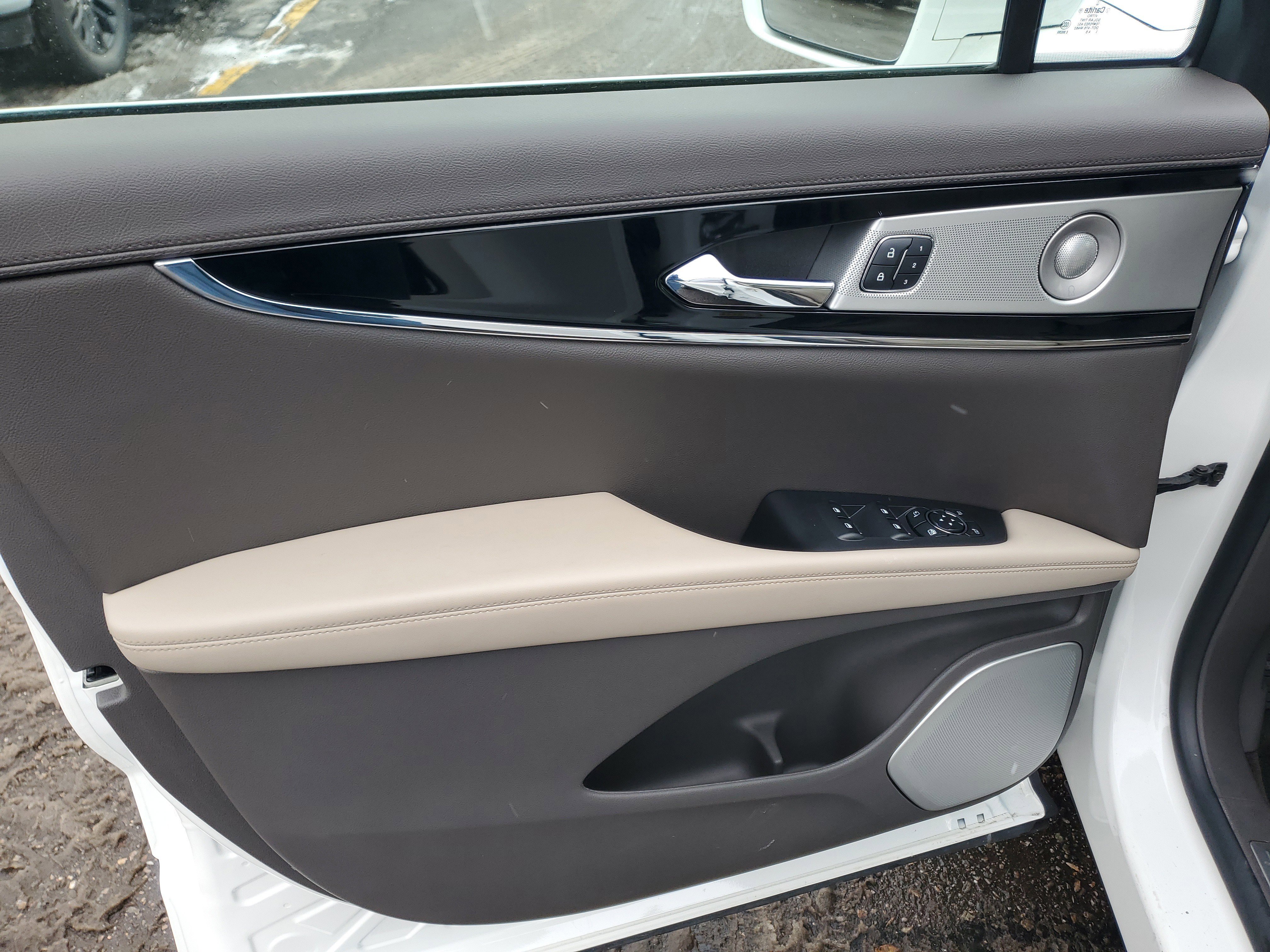 Certified 2023 Lincoln Nautilus Reserve w/ Equipment Group 202A image 10