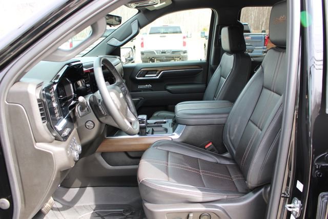 Used 2023 Chevrolet Silverado 1500 High Country w/ Technology Package image 11