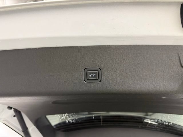 Certified 2023 Chevrolet Traverse LT FWD image 9