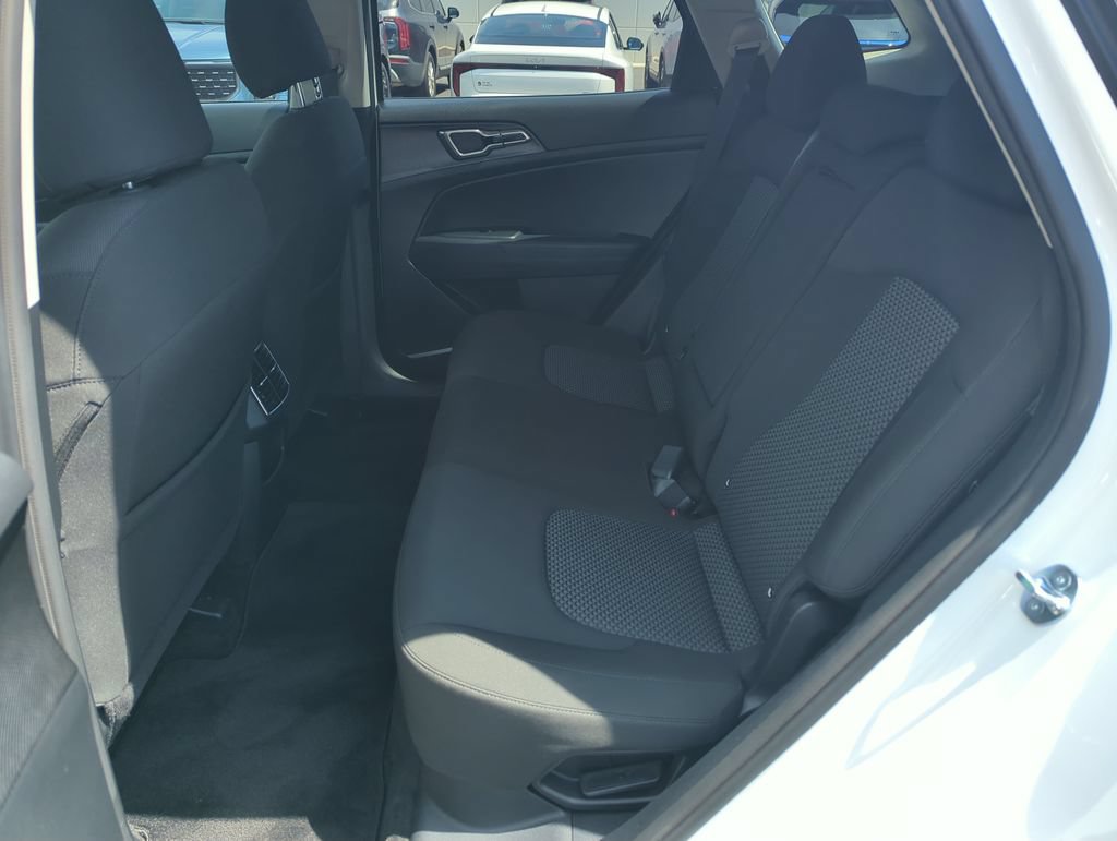 Used 2025 Kia Sportage LX FWD image 28