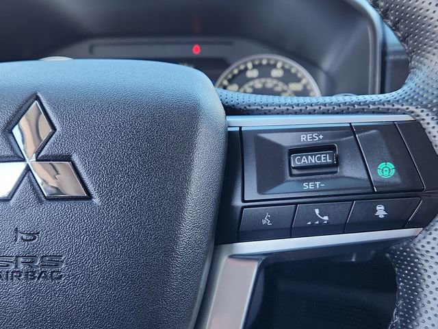 Used 2024 Mitsubishi Outlander SE image 41