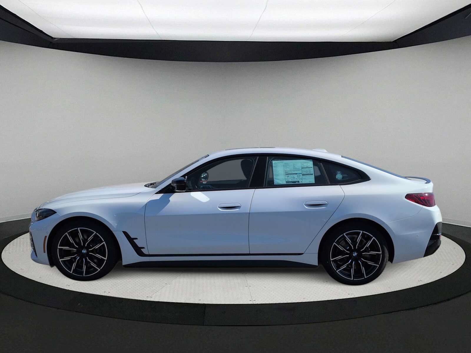 Used 2026 BMW i4 xDrive40i w/ M Sport Package AWD/4WD image 5