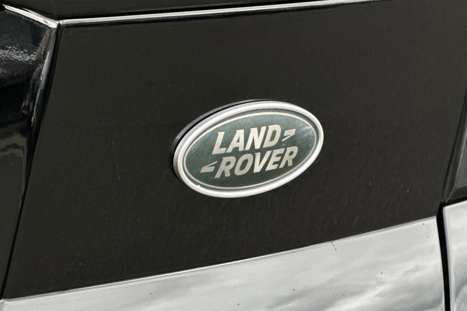 Used 2018 Land Rover Range Rover Sport SE image 34