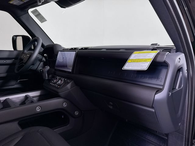 Used 2025 Land Rover Defender 110 S AWD/4WD image 31