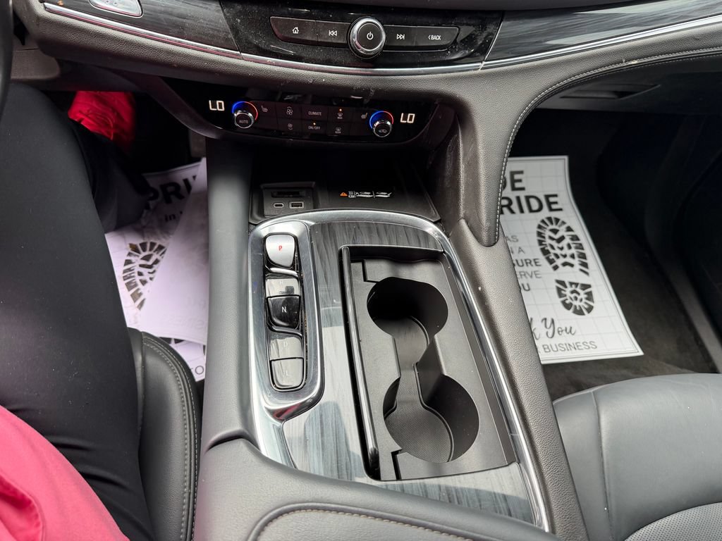 Used 2023 Buick Enclave Essence AWD/4WD image 19