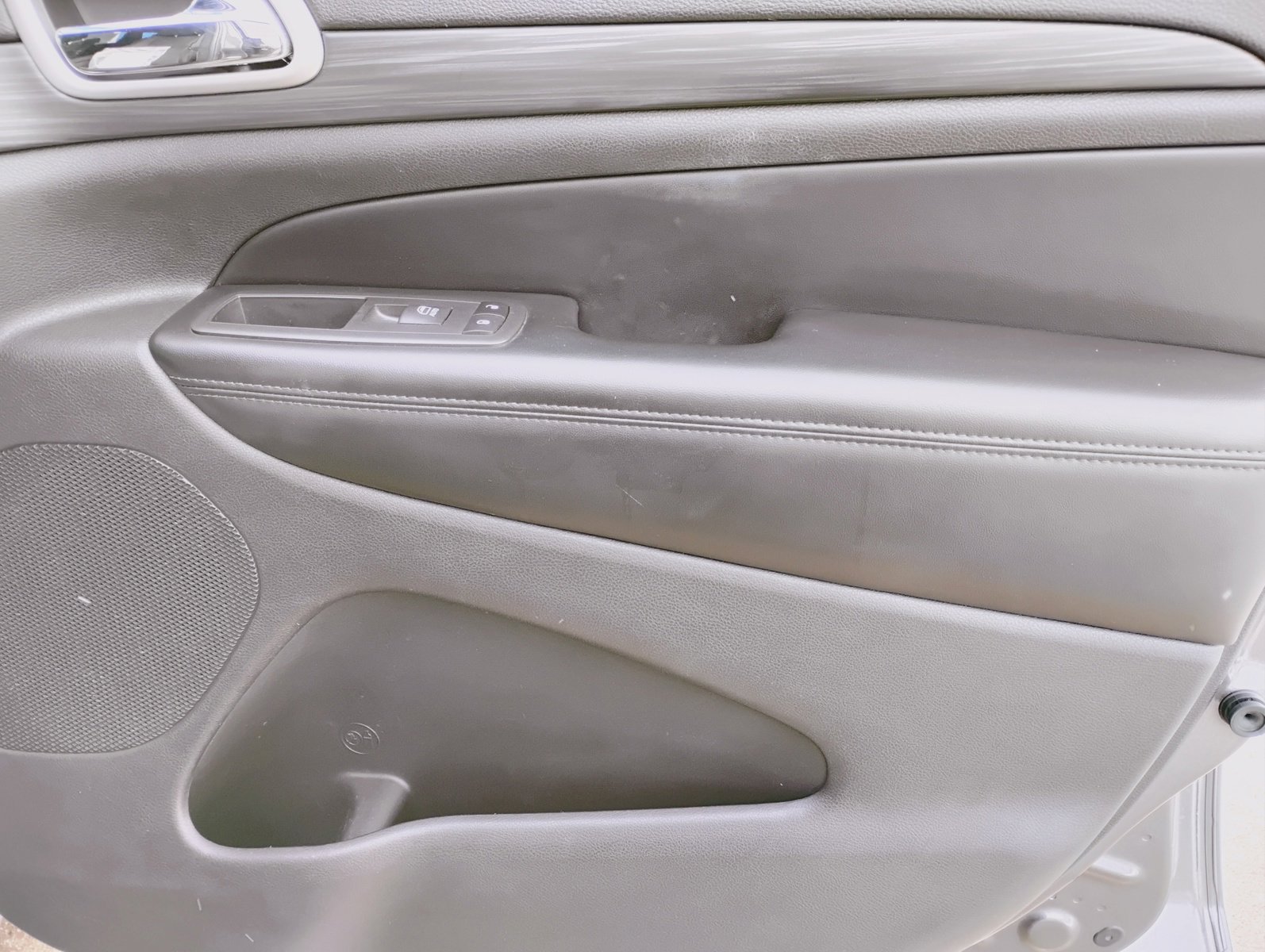 Used 2020 Jeep Grand Cherokee Laredo image 20