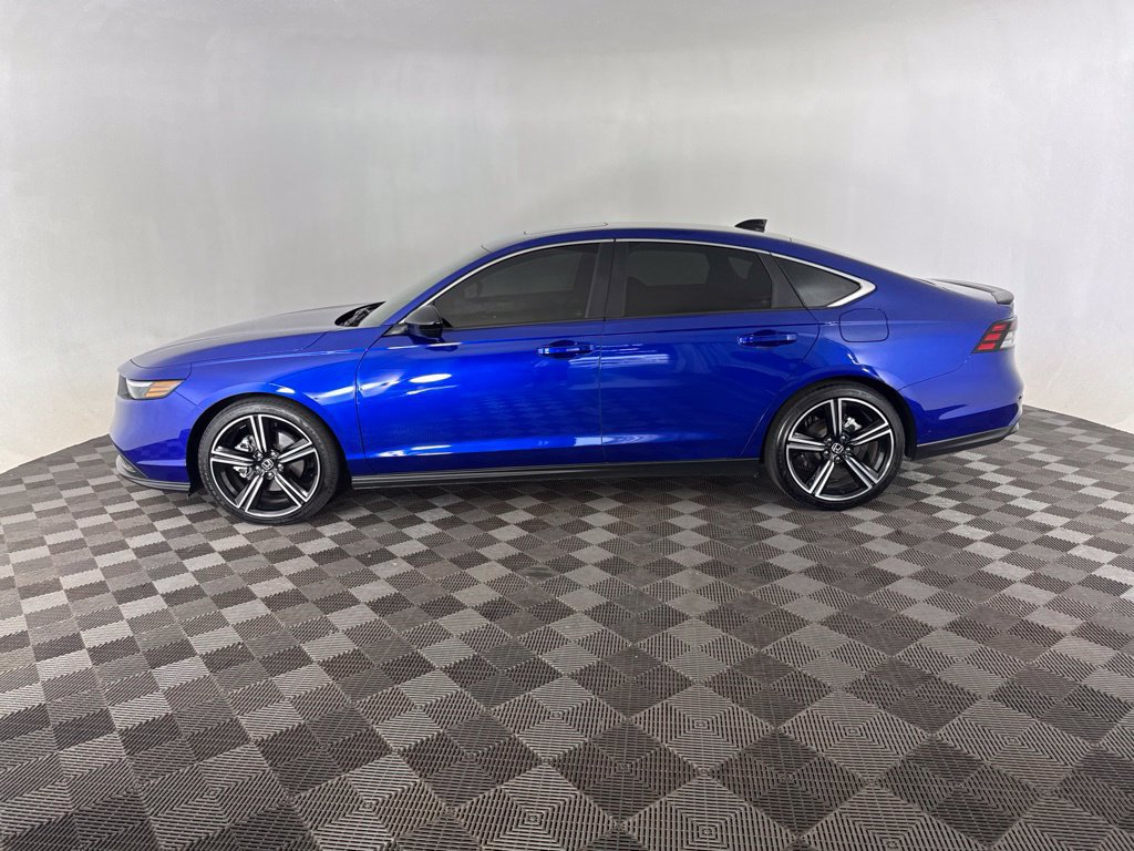 Used 2025 Honda Accord Sport image 9